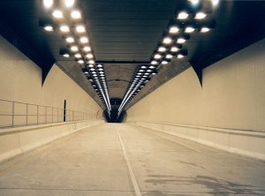 Visi-Barrier_Tunnel_clean-high-visibility-precast