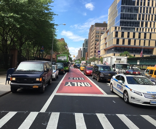 Read more about the article 3 Things DPW and Transportation Professionals Should Know about Bus and Bike Lanes