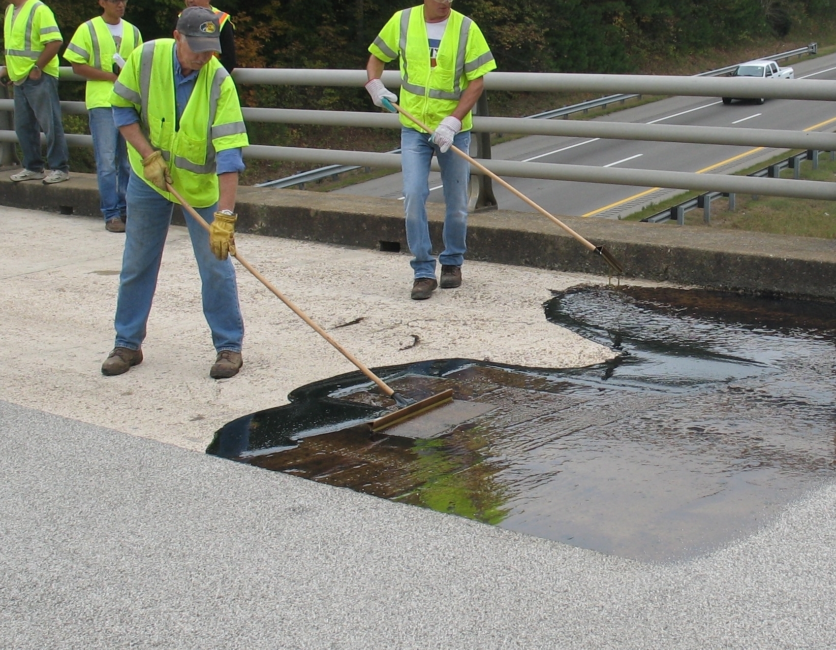 Read more about the article T-523 Low Viscosity Epoxy Concrete Crack Sealer